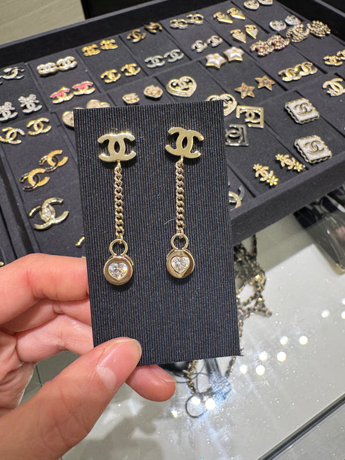 CHANEL 24B ABE279 Drop Earrings | Chanel earrings (gold)