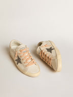GOLDEN GOOSE Super - Star LTD in leather with beige suede star with Swarovski studs | 黃金鵝 Super - Star LTD 皮革款,搭配米色麂皮星星與施華洛世奇鉚釘(白色) - LondonKelly 英國名牌代購