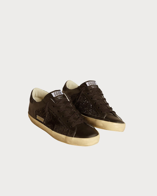 GOLDEN GOOSE Women's Super - Star in black glitter with black suede star and leather inserts | 黃金鵝 女款 Super - Star 黑色亮片款,搭配黑色麂皮星星與皮革拼接(黑色) - LondonKelly 英國名牌代購