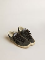 GOLDEN GOOSE Women’s Super - Star in black Swarovski crystals with black suede star | 黃金鵝 女款 Super - Star 黑色施華洛世奇水晶款,搭配黑色麂皮星星(黑色) - LondonKelly 英國名牌代購