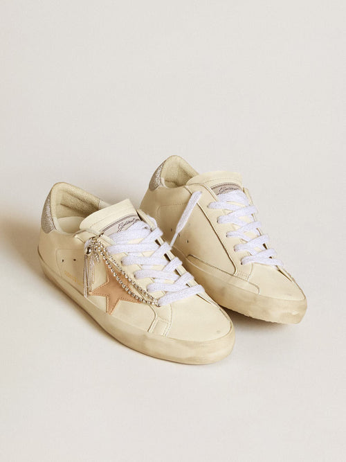 GOLDEN GOOSE Women's Super - Star LTD in nappa leather with nude leather star and glitter heel tab | | 金鹅 女款 Super - Star LTD 采用纳帕皮革,搭配裸色皮革星星与亮片后跟标签(白色) - LondonKelly 英国名牌代购