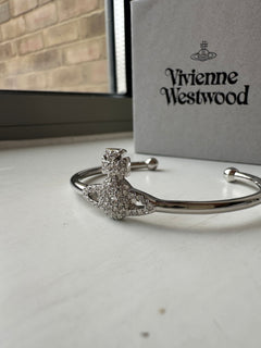 VIVIENNE WESTWOOD Grace Bas Relief Open Bangle | 西太后 手鐲 (銀色)