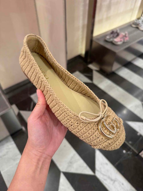 GUCCI New Marmont GG Raffia Flat(Natural)