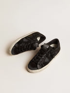 GOLDEN GOOSE Super-Star in black suede with Swarovski crystals and black suede star | 黃金鵝 Super-Star 黑色麂皮款，搭配施華洛世奇水晶與黑色麂皮星星（黑色）