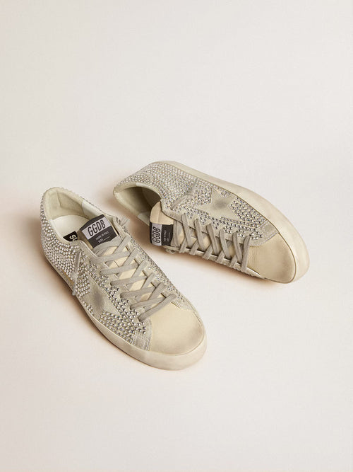 GOLDEN GOOSE Super-Star in nubuck with Swarovski crystals and ice-gray suede star | 黃金鵝 Super-Star 磨砂皮款，搭配施華洛世奇水晶與冰灰色麂皮星星（白色）