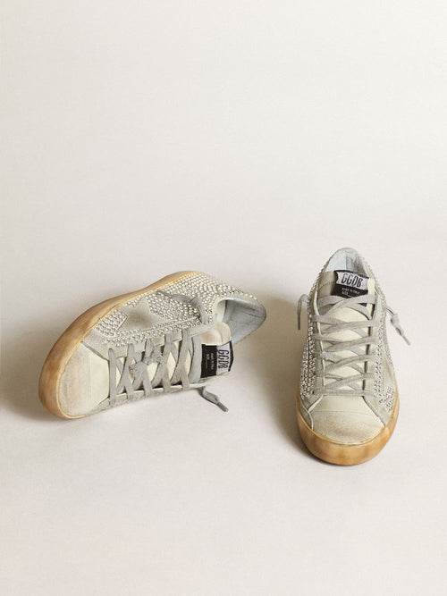 GOLDEN GOOSE Women’s Super-Star in aged white nubuck with Swarovski crystals | 黃金鵝 女款 Super-Star 舊化白色磨砂皮款，搭配施華洛世奇水晶（灰色）