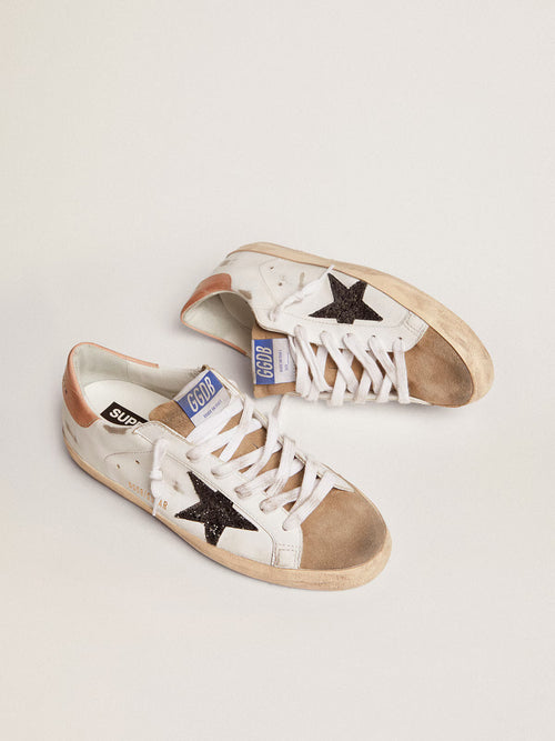 GOLDEN GOOSE Women's Super-Star with black glitter star and pink heel tab | 黃金鵝 女款 Super-Star 搭配黑色亮片星星與粉色後跟標籤（白色）